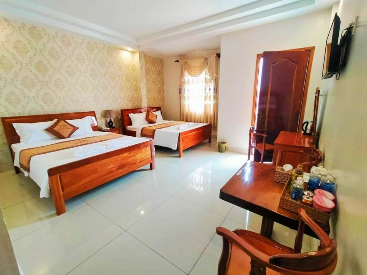 Khach San Tuong Vy Hotel Rach Gia Exterior photo
