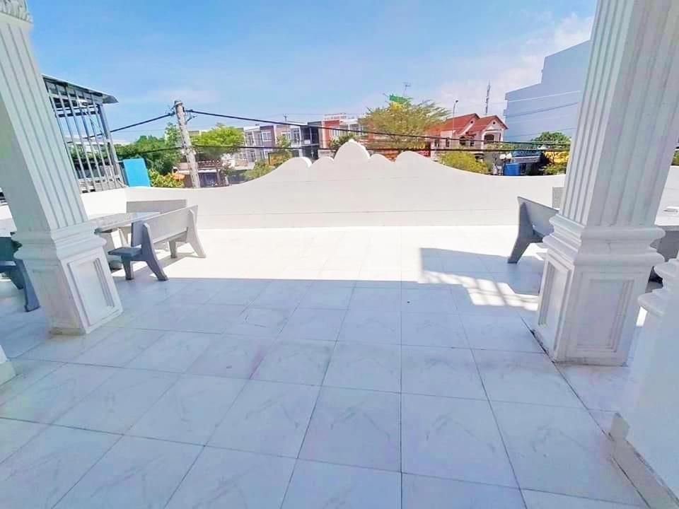 Khach San Tuong Vy Hotel Rach Gia Exterior photo