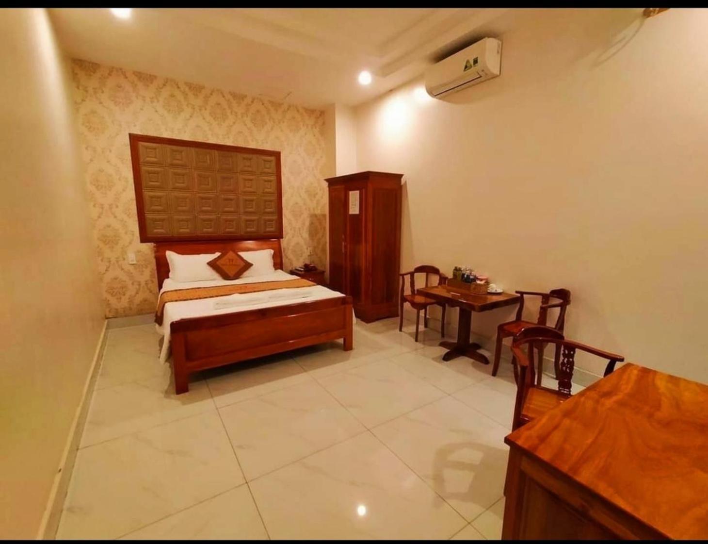 Khach San Tuong Vy Hotel Rach Gia Exterior photo