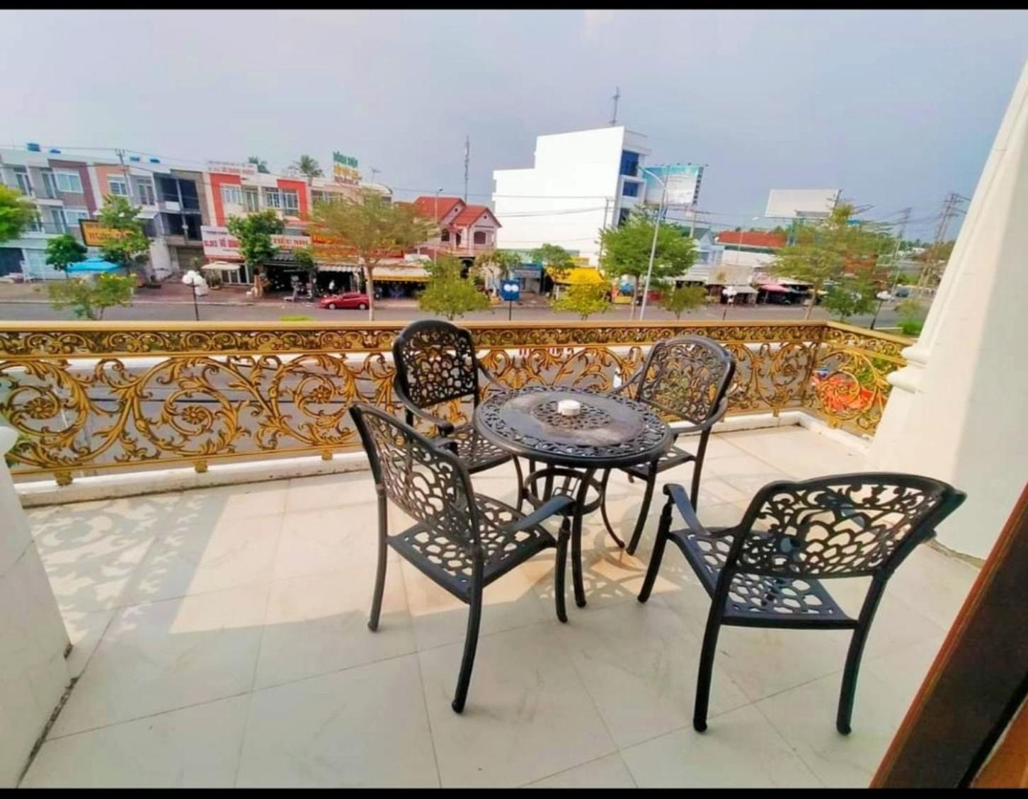 Khach San Tuong Vy Hotel Rach Gia Exterior photo