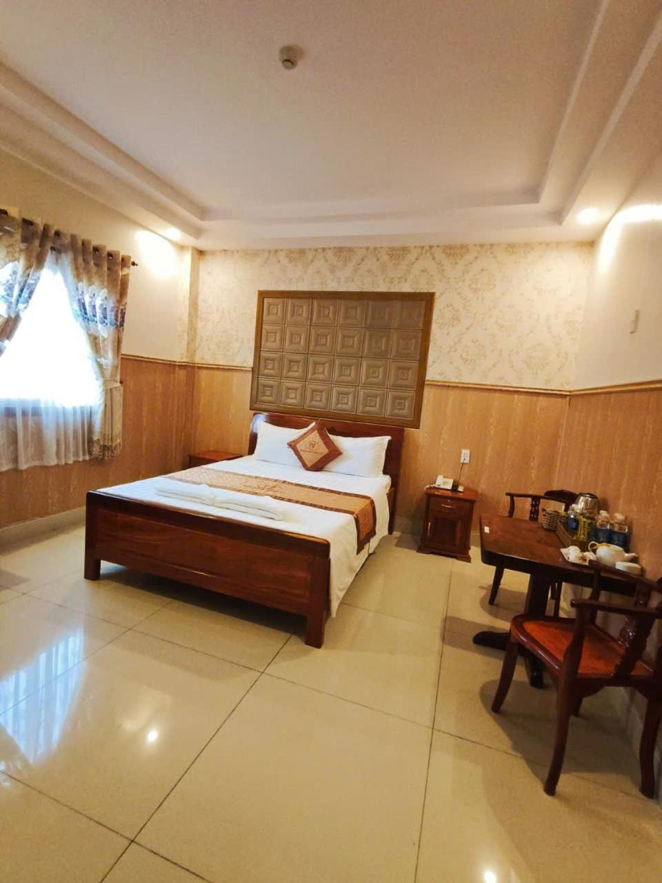 Khach San Tuong Vy Hotel Rach Gia Exterior photo